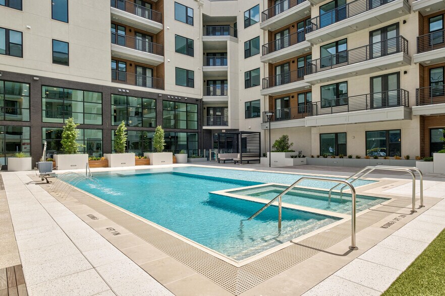 More Photos Of 2711 W Anderson Ln, Austin Apartments For Lease