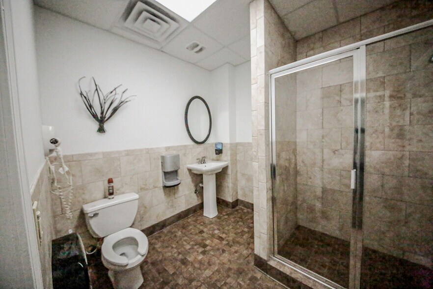 More Photos Of 203 E Military Rd, Marion Storefront Retail Office For Sale