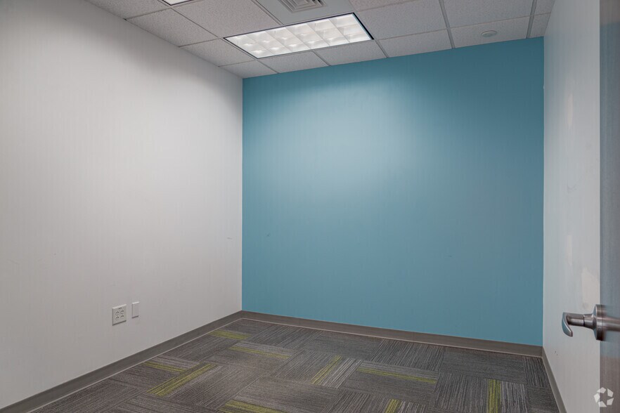More Photos Of 8020 Arco Corporate Dr, Raleigh Unknown For Lease