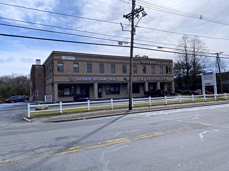 More Photos Of 188 Main St, Wilmington Freestanding For Lease