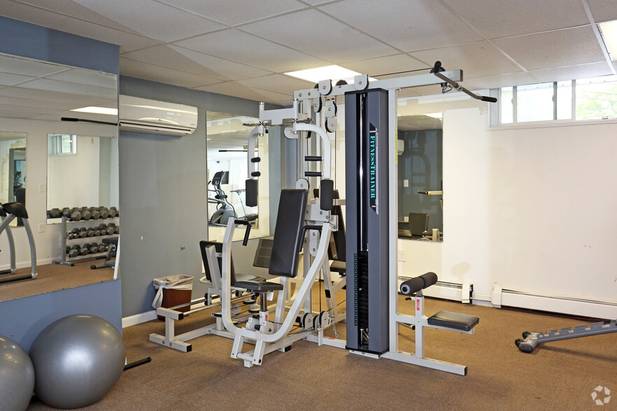 More Photos Of 2040 Lehigh St, Easton Apartments For Lease