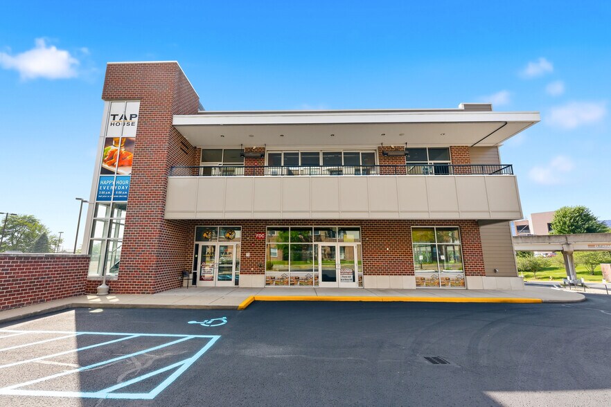 More Photos Of 453 Oakland St, Morgantown Office For Lease
