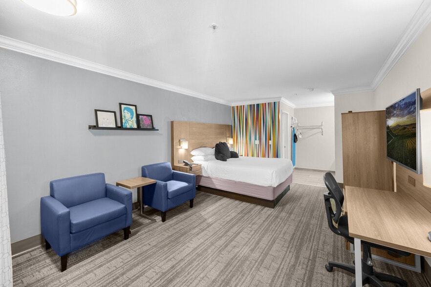 More Photos Of 28980 Old Town Front St, Temecula Hotel For Sale