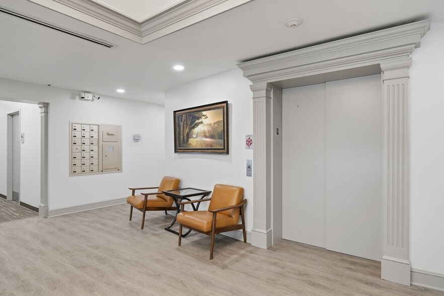 More Photos Of 150 W Half Day Rd, Buffalo Grove Medical For Lease