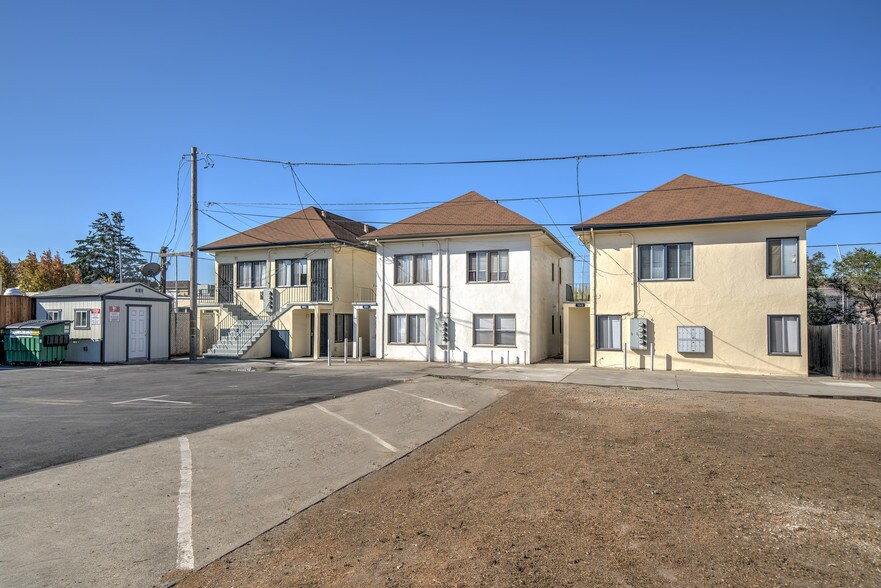 More Photos Of 1049 43rd St, Emeryville Apartments For Sale