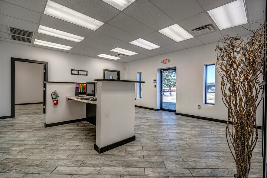 More Photos Of 1831 Industrial Blvd, Norman Service For Sale