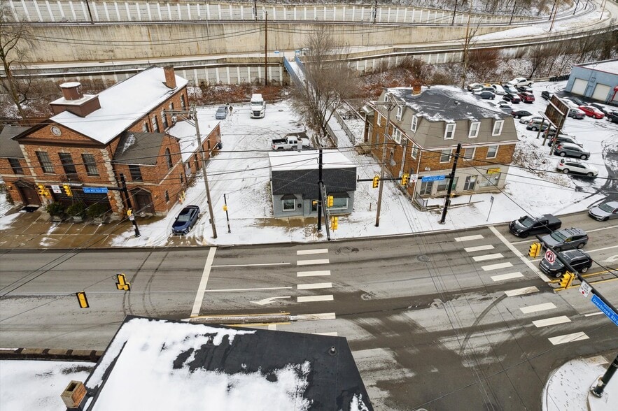 More Photos Of 2404 Saw Mill Run Blvd, Pittsburgh Storefront For Sale