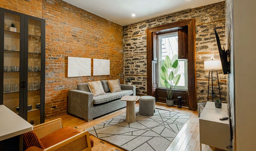 More Photos Of , Montréal General Retail For Sale