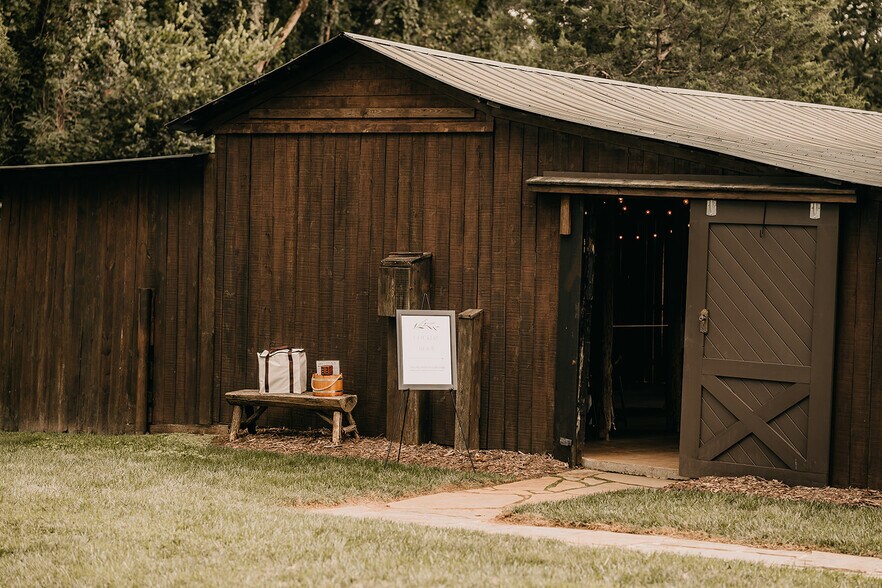 More Photos Of 2173 Wilkesboro Hwy, Statesville Sports And Entertainment For Sale