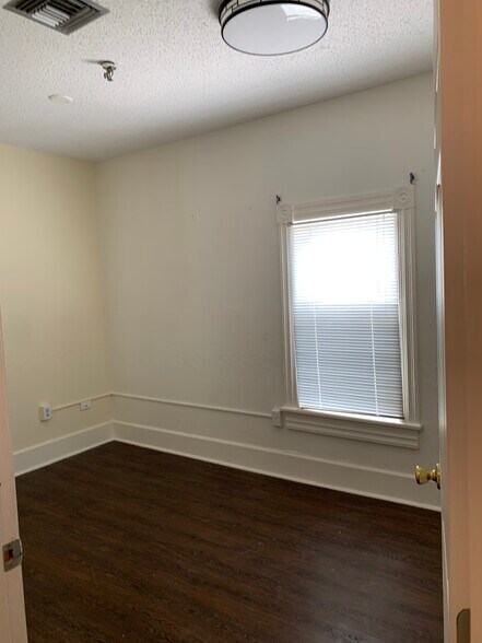 More Photos Of 725 E Silver Springs Blvd, Ocala Loft Creative Space For Sale