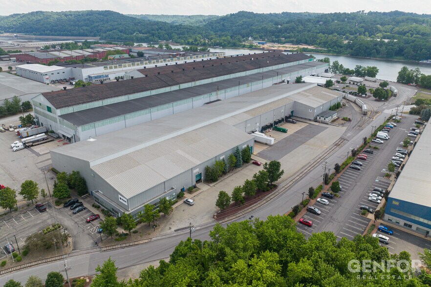 More Photos Of 555 W Park Rd, Leetsdale Warehouse For Lease