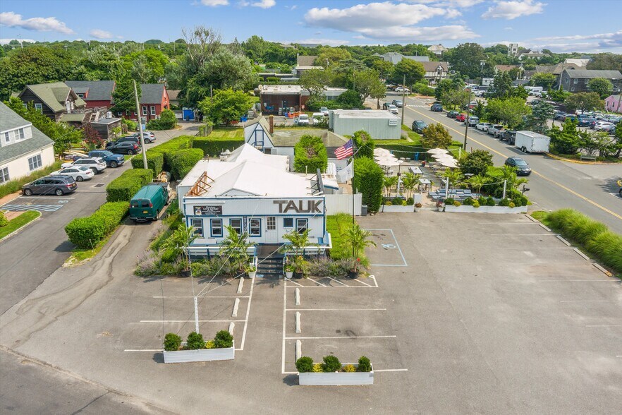 More Photos Of 63 S Euclid Ave, Montauk Restaurant For Sale