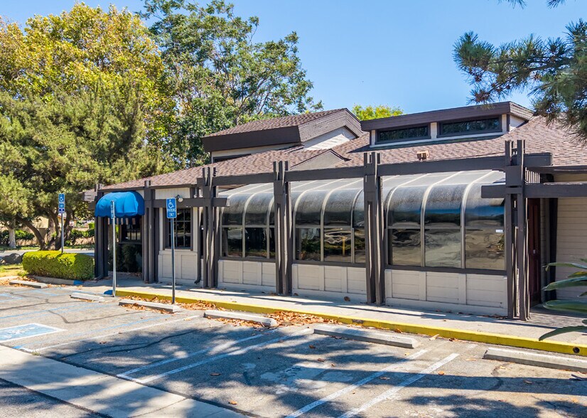 More Photos Of 8348 Archibald Ave, Rancho Cucamonga Restaurant For Lease
