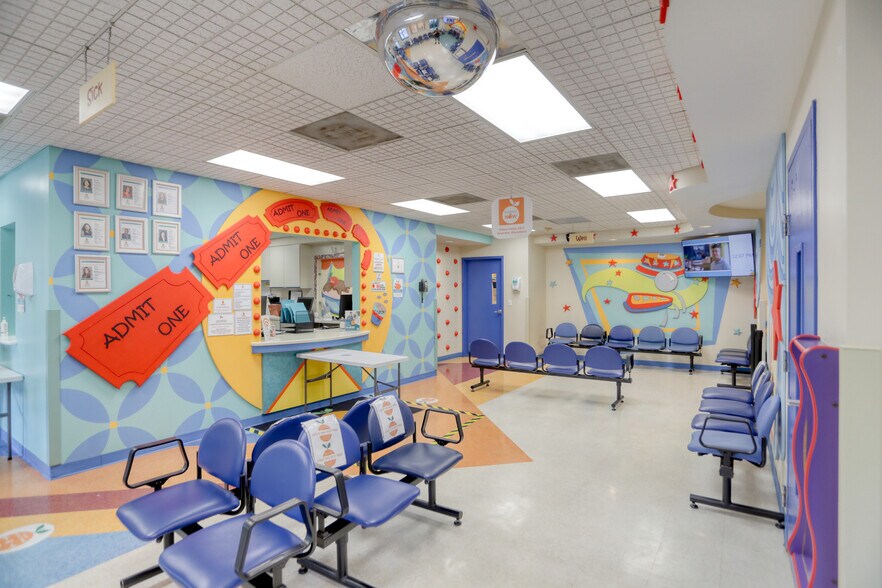 More Photos Of 1835 N Corporate Lakes Blvd, Weston Medical For Sale