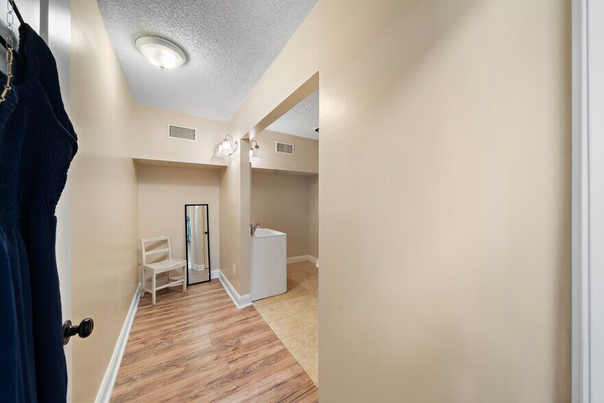 More Photos Of 13201 Highway 6, Santa Fe Office For Sale