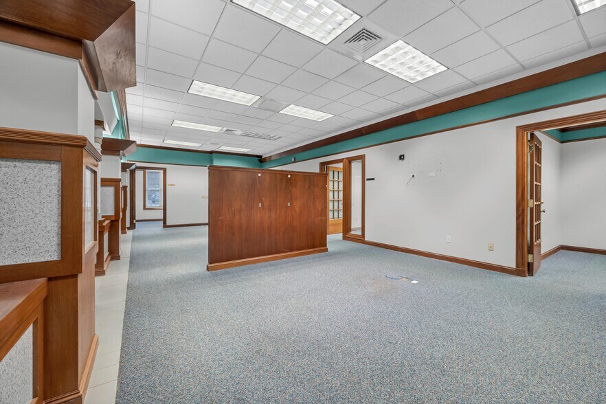 More Photos Of 11 Mile Hill Rd, Newtown Office For Lease