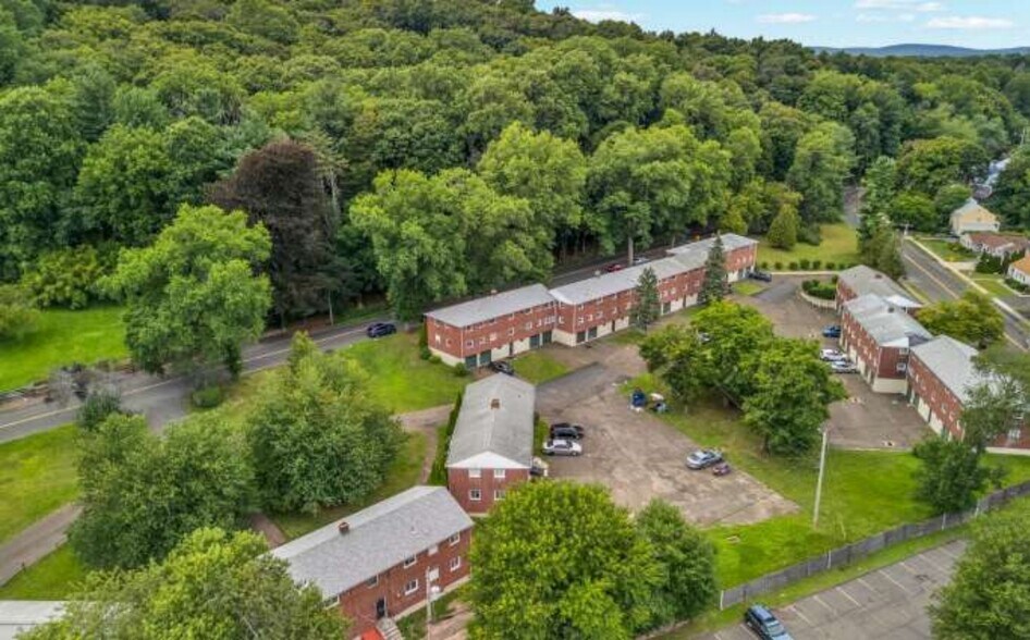 More Photos Of 233 Park Rd, Hamden Multifamily For Sale