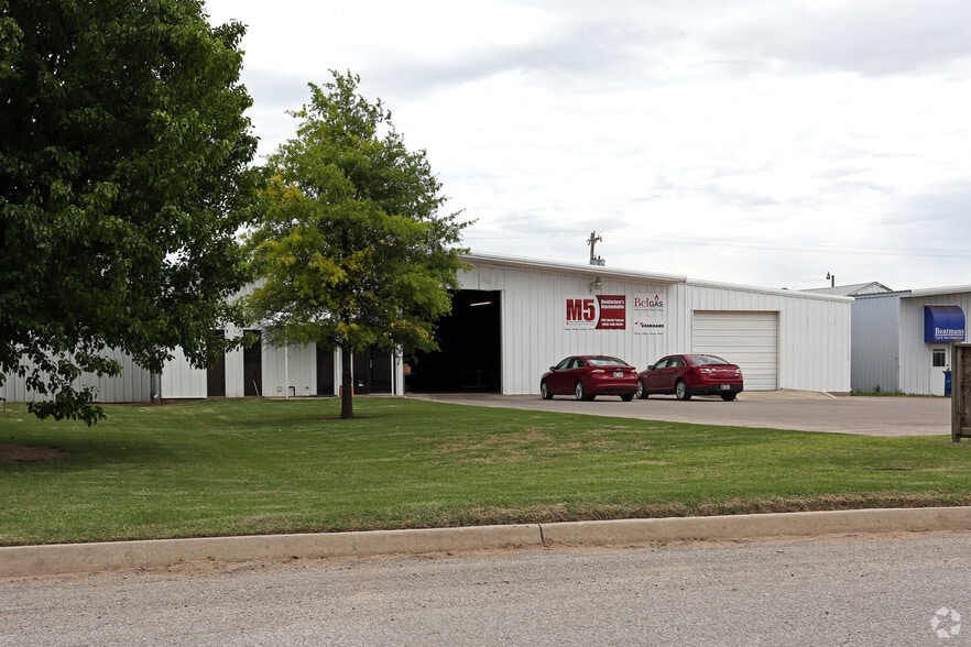 More Photos Of 200 N Falcon Dr, Oklahoma City Manufacturing For Lease