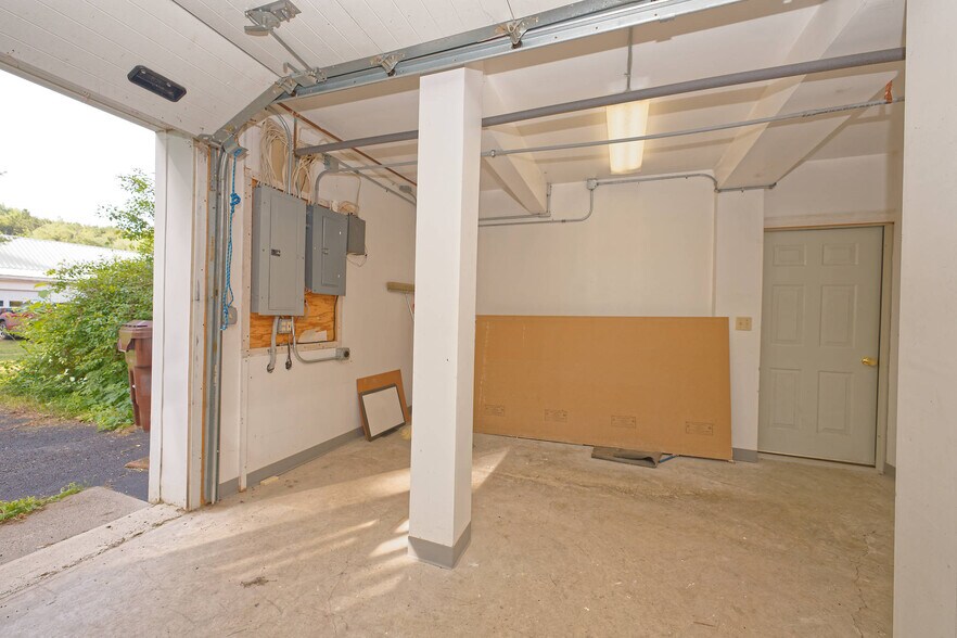 More Photos Of 111 Picard Rd, Voorheesville Restaurant For Lease
