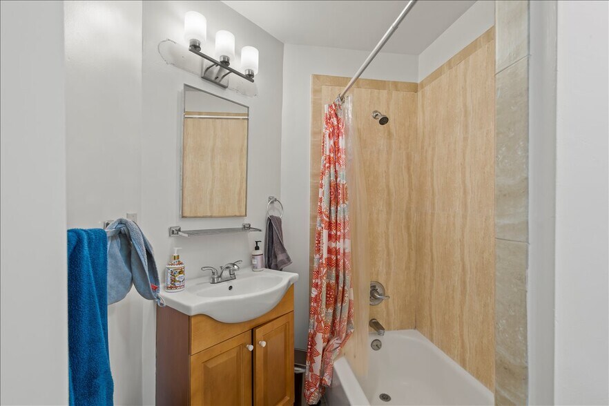 More Photos Of 282-284 Valley St, San Francisco Apartments For Sale