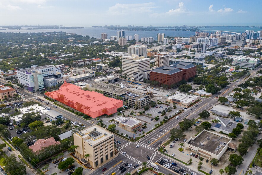 More Photos Of 1993 Main St, Sarasota General Retail For Sale