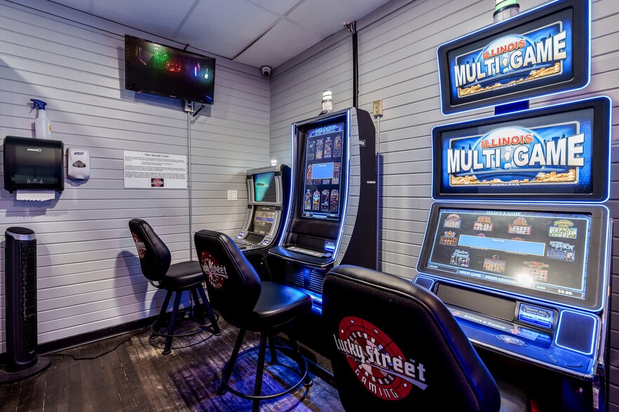 More Photos Of 415 N Center St, Durand General Retail For Sale