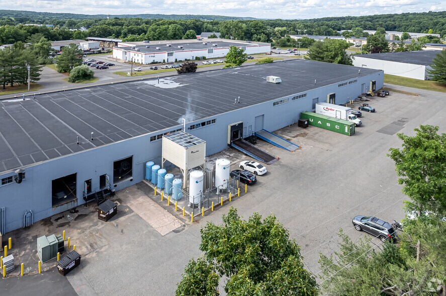 More Photos Of 2-8 Progress Dr, Manchester Warehouse For Lease