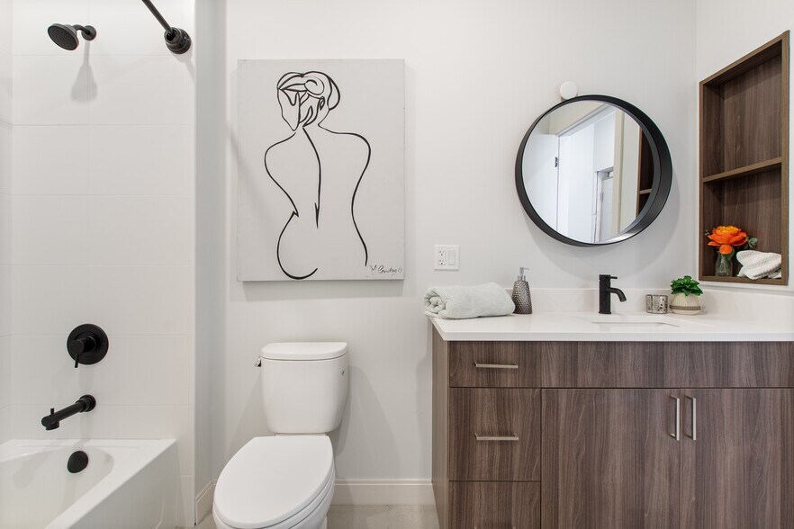 More Photos Of 4501 N Sheridan Rd, Chicago Apartments For Lease