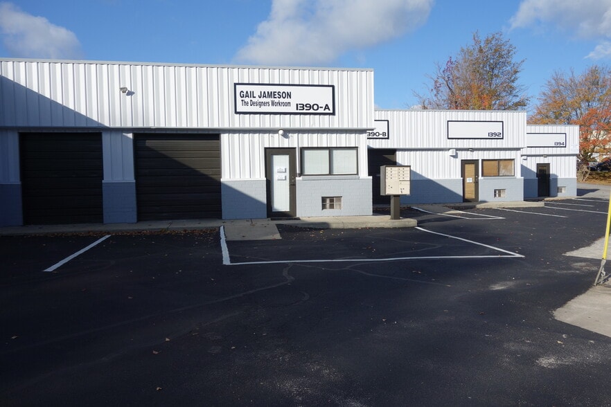 More Photos Of 1388 Chattahoochee Ave, Atlanta Light Distribution For Lease