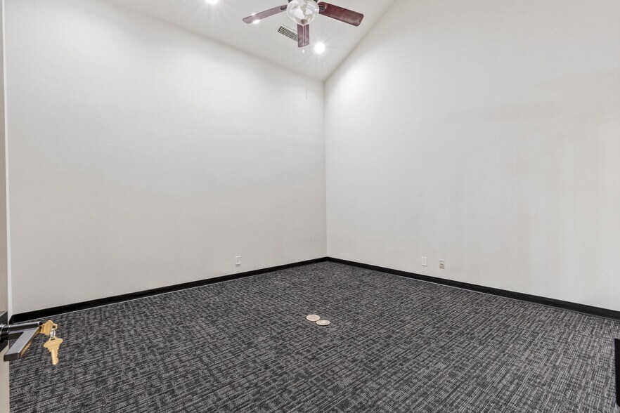 More Photos Of 1515 S Boulder Ave, Tulsa Office For Lease