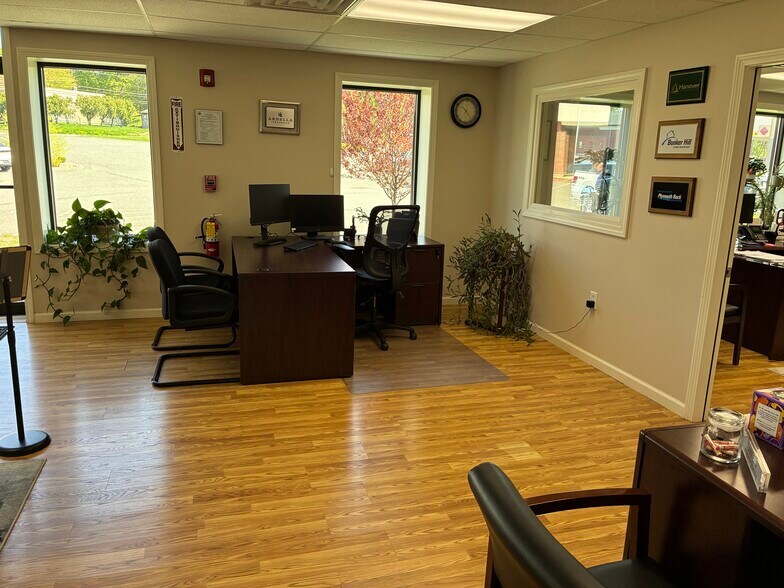 More Photos Of 270 Westfield Rd, Holyoke Freestanding For Lease