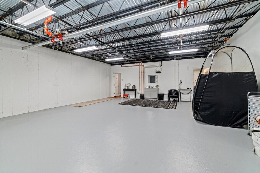 More Photos Of 1794 Bridge St, Dracut Storefront For Sale