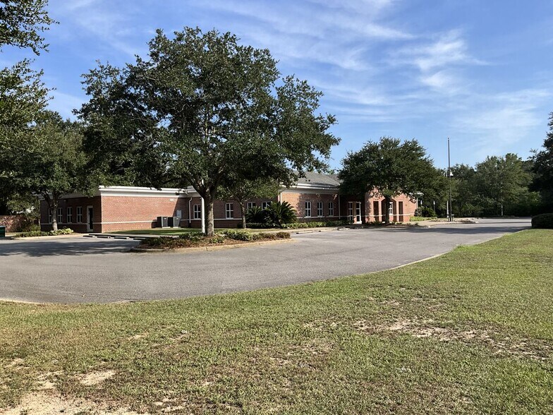 More Photos Of 5784 Chumuckla Hwy, Pace Freestanding For Sale