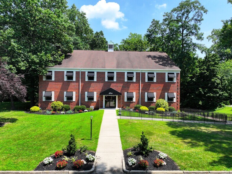 More Photos Of 3 3rd St, Bordentown Office For Lease