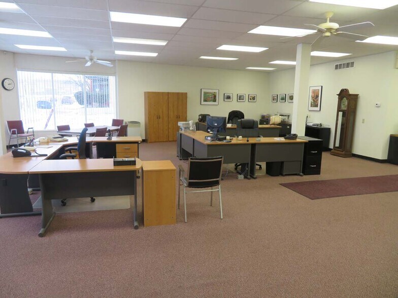 More Photos Of 1458 Main St, Buffalo Freestanding For Sale