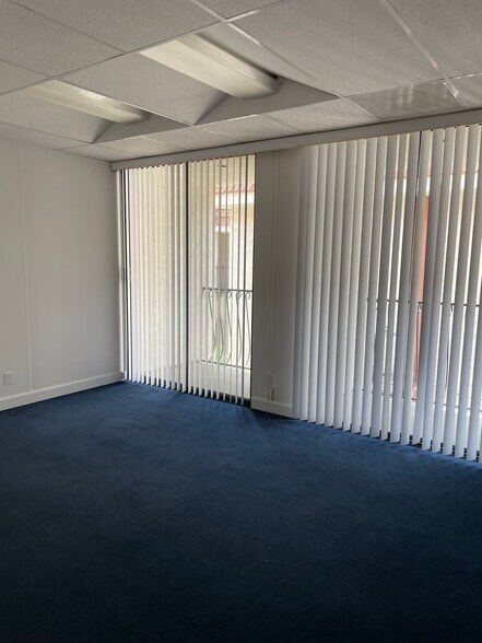 More Photos Of 400 Mobil Ave, Camarillo Medical For Lease