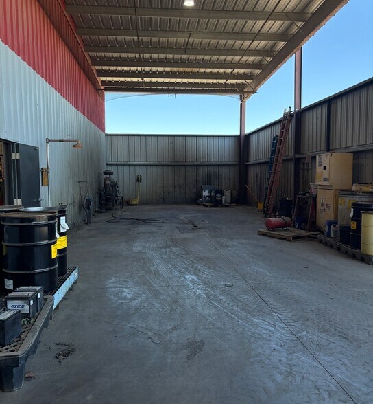 More Photos Of 5809 Toyota Ave, Fresno Warehouse For Sale