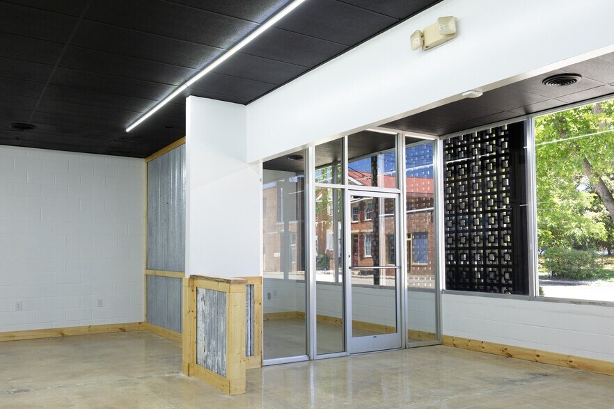 More Photos Of 43 Main W St, Yanceyville Office For Sale
