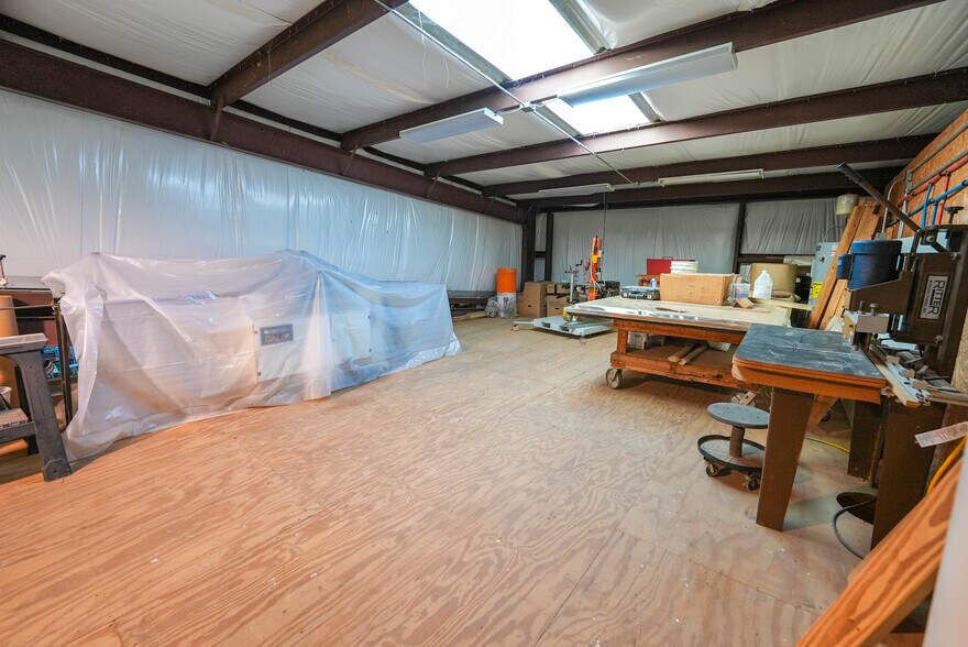 More Photos Of 7800 County Road 24, Fairhope Showroom For Sale