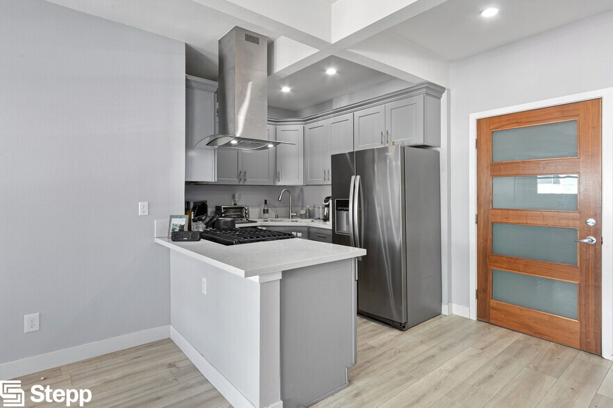 More Photos Of 338 Cedar Ave, Long Beach Apartments For Sale
