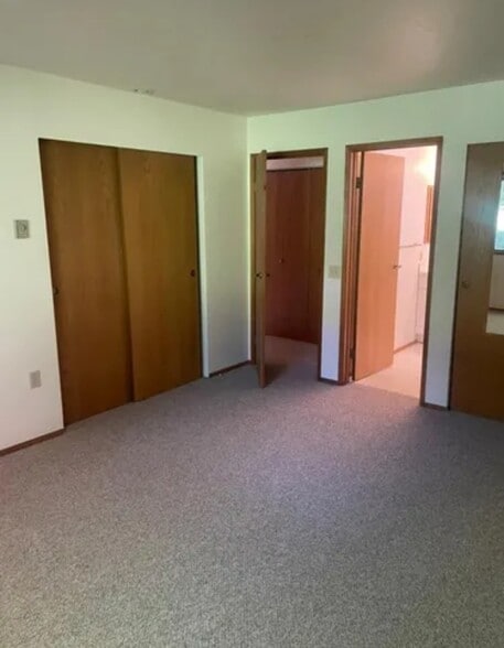 More Photos Of 304 10th St, Kirkland Apartments For Sale