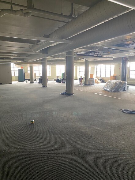 More Photos Of 318 E Chicago St, Milwaukee Apartments For Lease