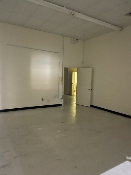 More Photos Of 280 Main St, Baker Unknown For Lease