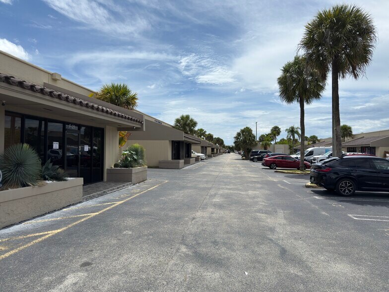 More Photos Of 6157 NW 167th St, Miami Lakes Warehouse For Lease