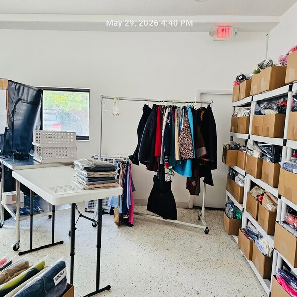 More Photos Of 6435 Gateway Ave, Sarasota General Retail For Lease