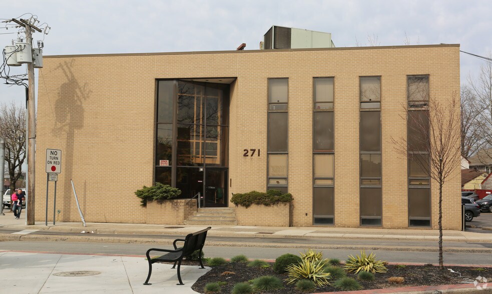 More Photos Of 271 Jericho Tpke, Floral Park Office For Lease