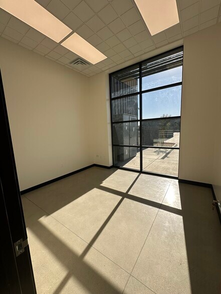 More Photos Of 31234 DenBeste Court, Shafter Warehouse For Lease