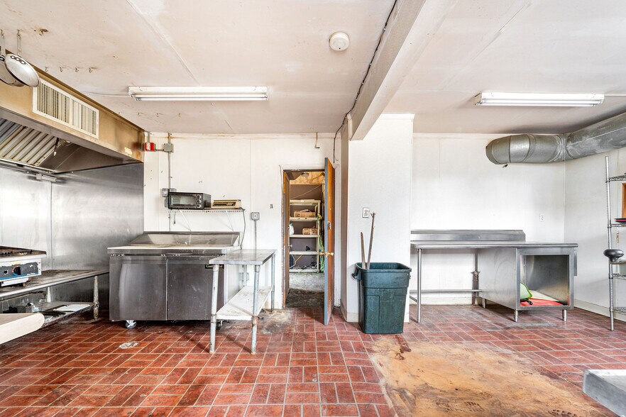More Photos Of 221 White Horse Pike, Chesilhurst Bar For Sale