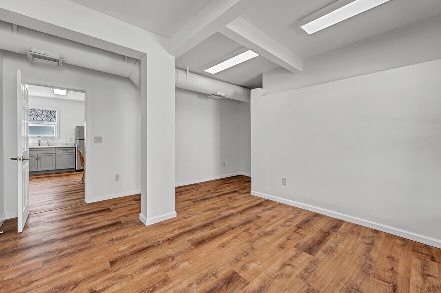 More Photos Of 14 Elm St, New Milford Office For Lease