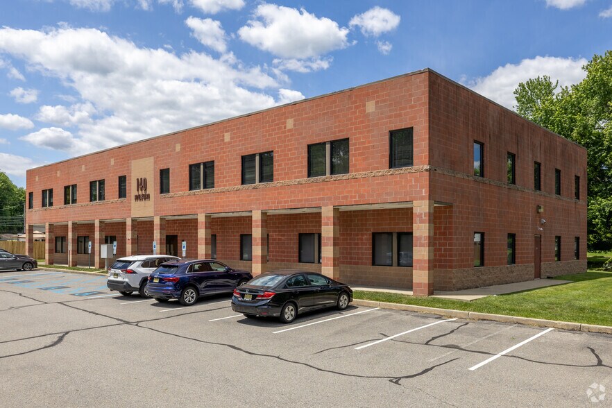 More Photos Of 140 Boulevard, Washington Office For Lease